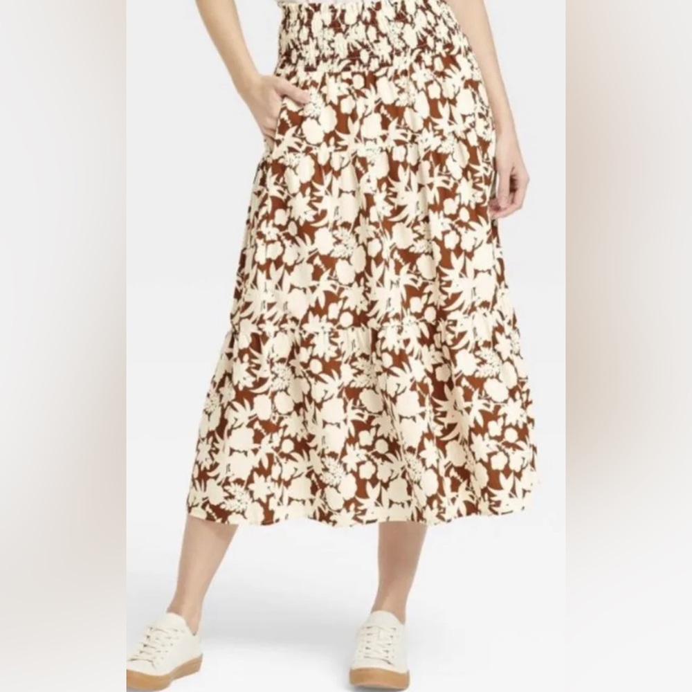 NWT Universal Thread Maxi Skirt 4x Long Brown Cream pattern.